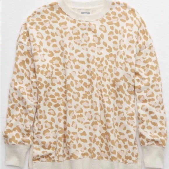 AERIE | LEOPARD PRINT CREWNECK SWEATER - Picture 2 of 8